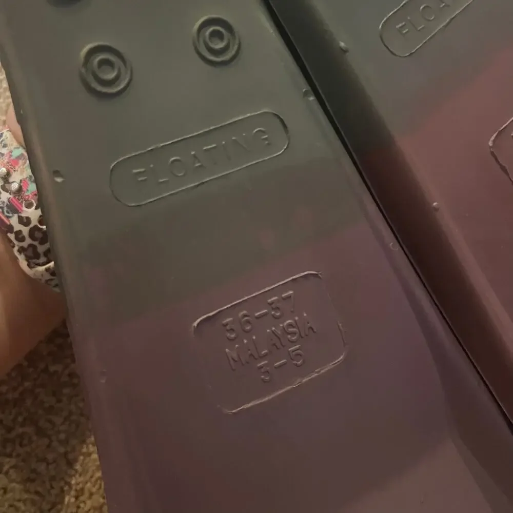 Kiefer Dive Fins Swim Fins Size 3-5 /  36 - 37 Gray & Purple